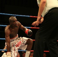  Thompson Vuma4 Ringside Boxing Report: Vincent Vuma   Mark Thompson