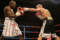  Thompson Vuma6 Ringside Boxing Report: Vincent Vuma   Mark Thompson