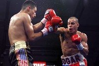 centeno santana lopez1 Showtime Boxing: Santana In Close Call, De Leon Jr Upsets McGirt Jr On ShoBox!