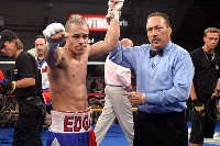  centeno santana lopez21 Showtime Boxing: Santana In Close Call, De Leon Jr Upsets McGirt Jr On ShoBox!