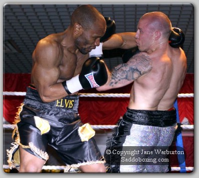  hainyelvis1 Ringside Boxing Report: Matt Hainy vs. Elvis Dube
