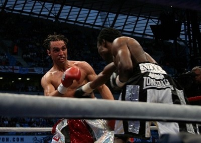  malignaggi ndou fight1 Hatton and Malignaggi Claim Victory in the United Kingdom