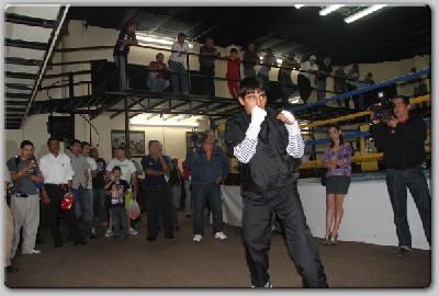  morales workout1 Mexican Boxing Icon Erik Morales Ready For Alfaro Clash