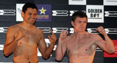  rickandlazcano wi1 Boxing Weigh in Results and Photos: Ricky Hatton Vs Juan Lazcano + Undercard