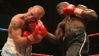  undercardboxing14 Ringside Boxing Report: Vincent Vuma   Mark Thompson