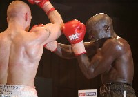  undercardboxing16 Ringside Boxing Report: Vincent Vuma   Mark Thompson