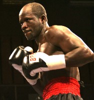  undercardboxing2 Ringside Boxing Report: Vincent Vuma   Mark Thompson