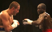  undercardboxing7 Ringside Boxing Report: Vincent Vuma   Mark Thompson