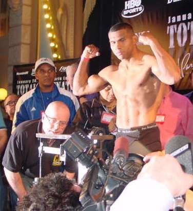 Boxing Weighin Photos Hatton Urango Boxing News