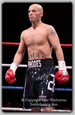 rhodes71 WBC Light Middle Champ Alvarez Stops Rhodes In Mexico 