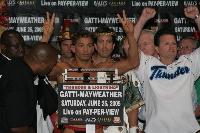 thumb Gatti weighin Gatti Vs Mayweather Weigh in Photos