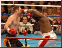 thumb Williams catches Klitchko Photos   Klitchko Vs Williams   Cotto Vs Bailey