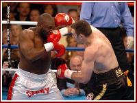 thumb klitchko lands Photos   Klitchko Vs Williams   Cotto Vs Bailey