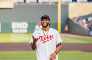 Morrell made the first ceremonial pitch at Twins-Red Sox gameÂ  â€“ World Boxing Association