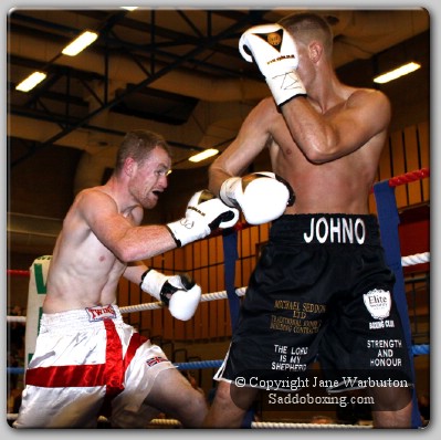 warburton johnson1 Ringside Boxing Report: Chris Johnson vs. William Warburton
